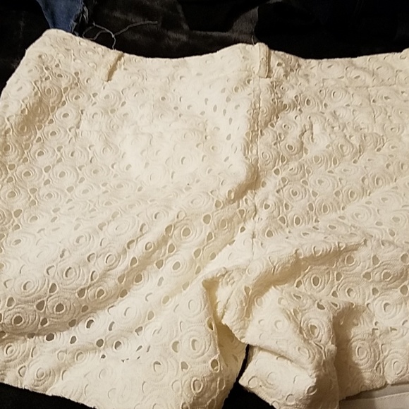 Shorts - Picture 3 of 4